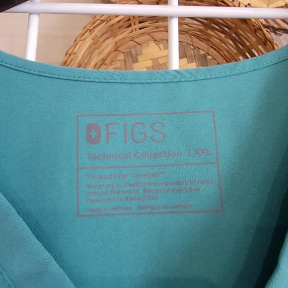 Figs Teal V-Neck Scrub Top SZ XXL - Picture 5 of 5